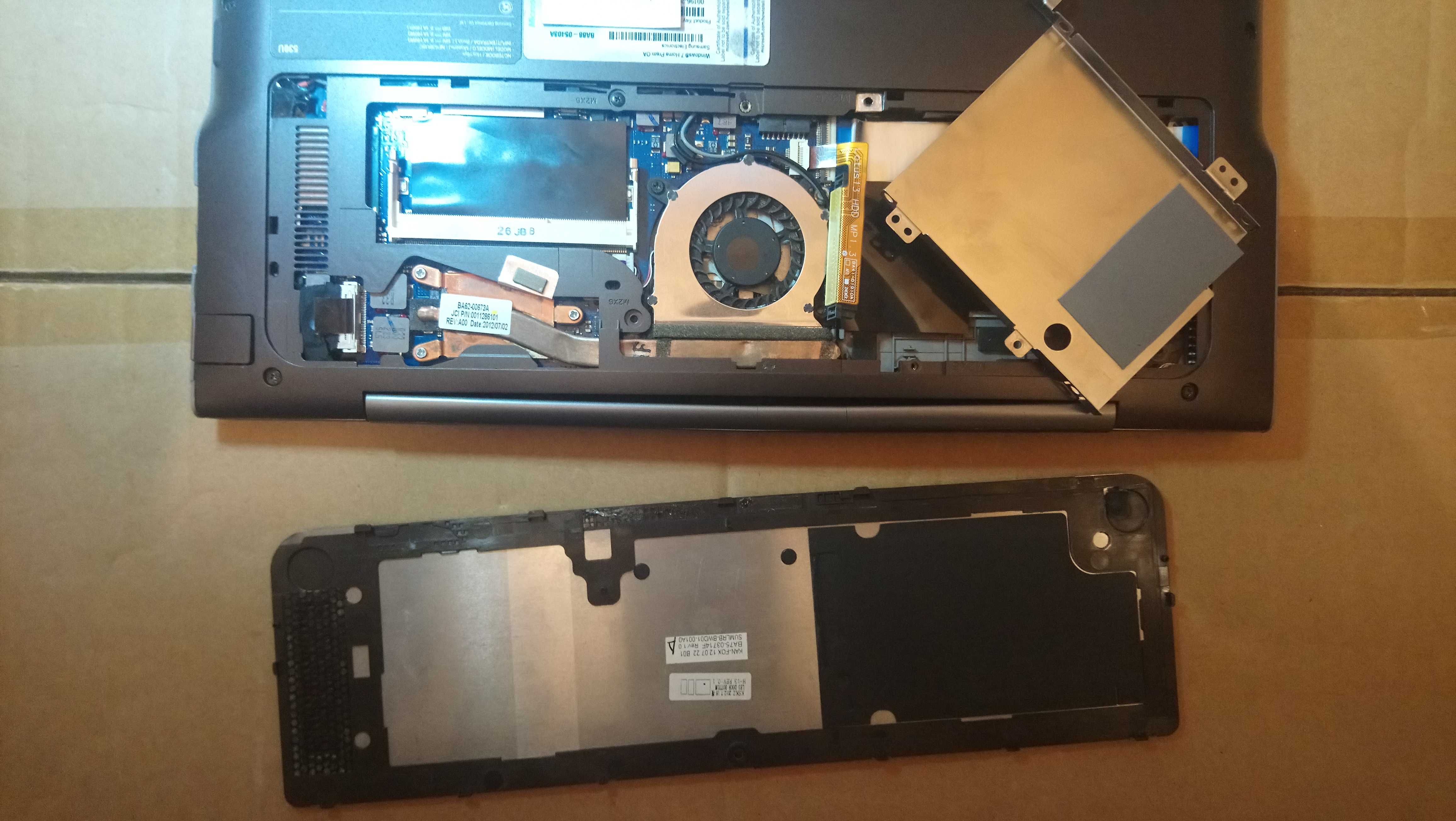 L a p t o p  Samsung NP530U3C