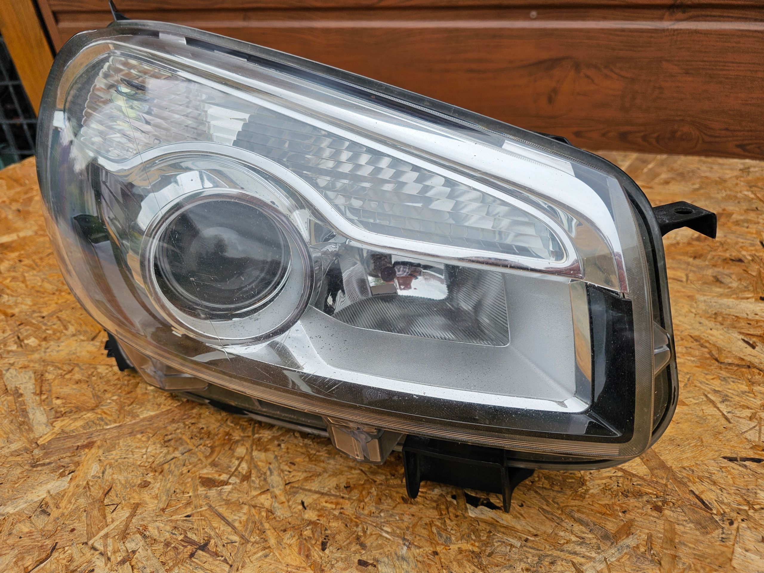 Lampa Prawa Prawy Przód Nissan Qashqai J10 Lift