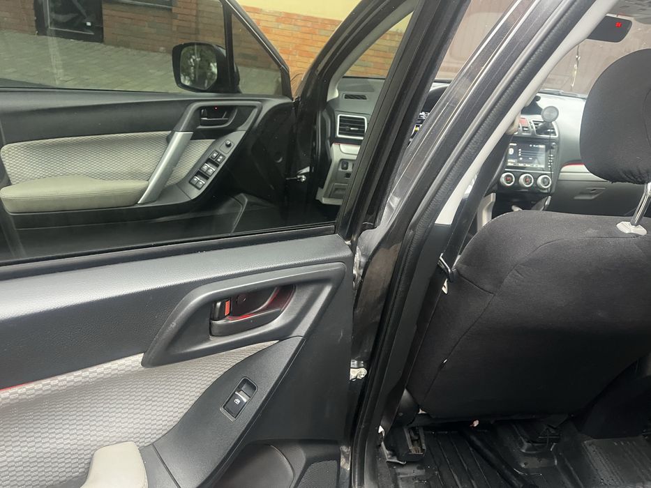 Субару форестер 2016 рік