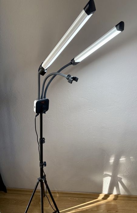 Lampa kosmetyczna dwuramienna do rzęs do paznokci do salonu