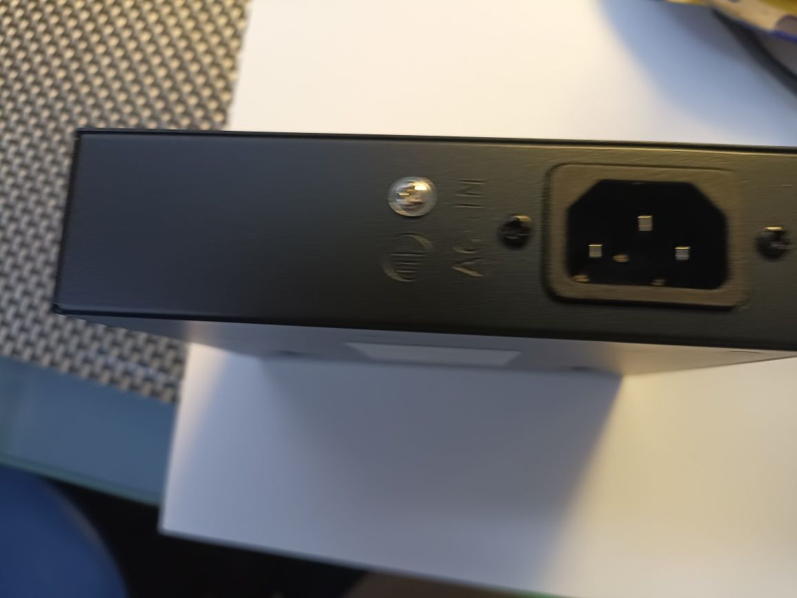 Комутатор switch 5 портів