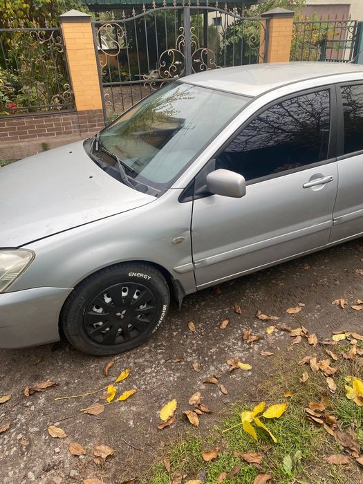 Продам свій автомобіль лансер 9