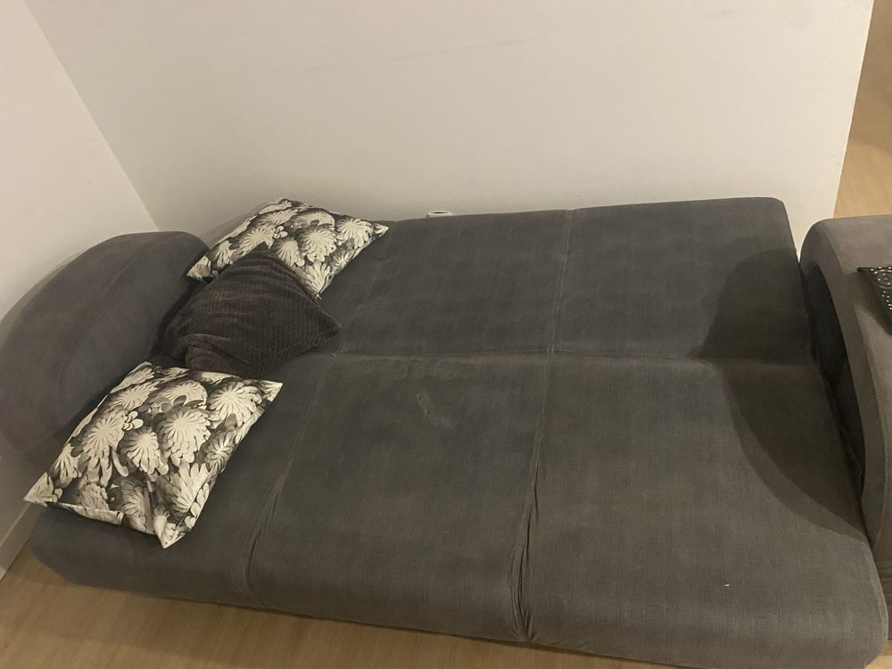 Sofá-cama com puffs cinzento