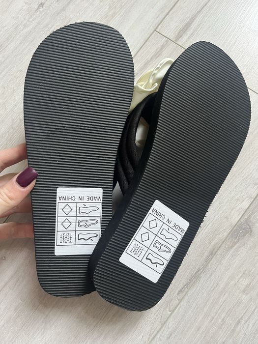 Japonki z ozdobną różą