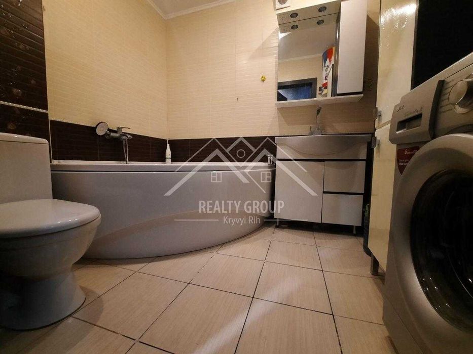 Продаж укомплеткованої  3к квартири (поруч парк)