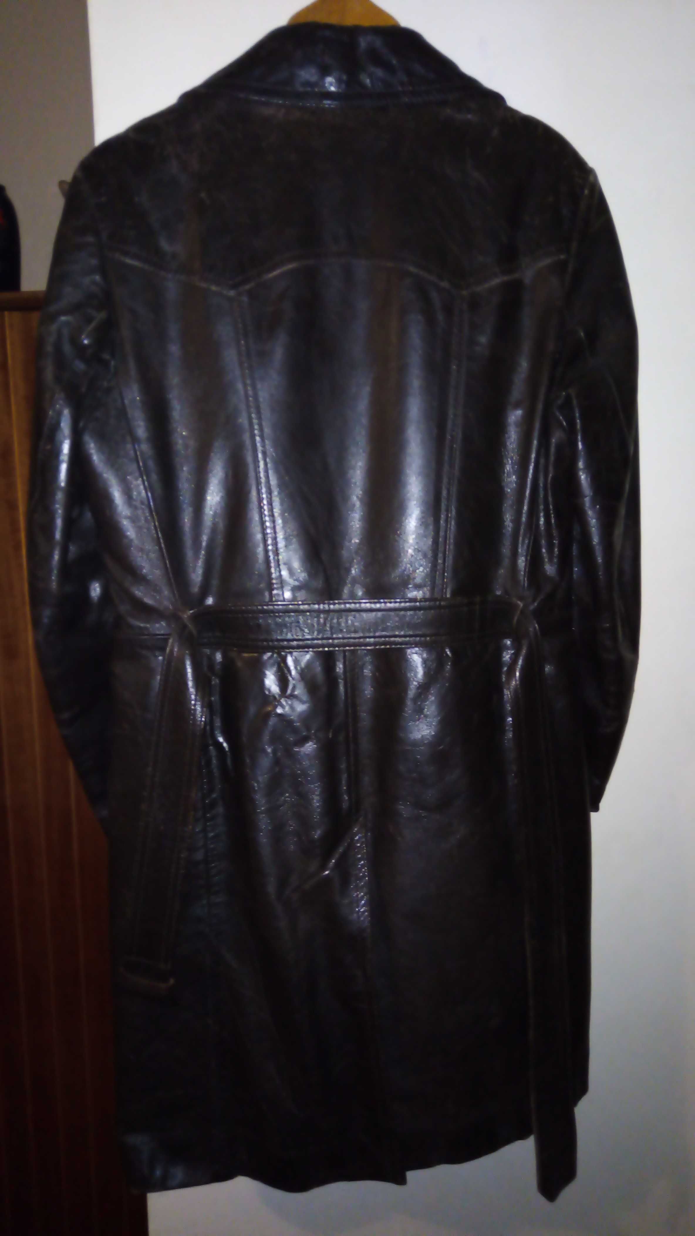 Югославское кожаное пальто и демисезонное пальто