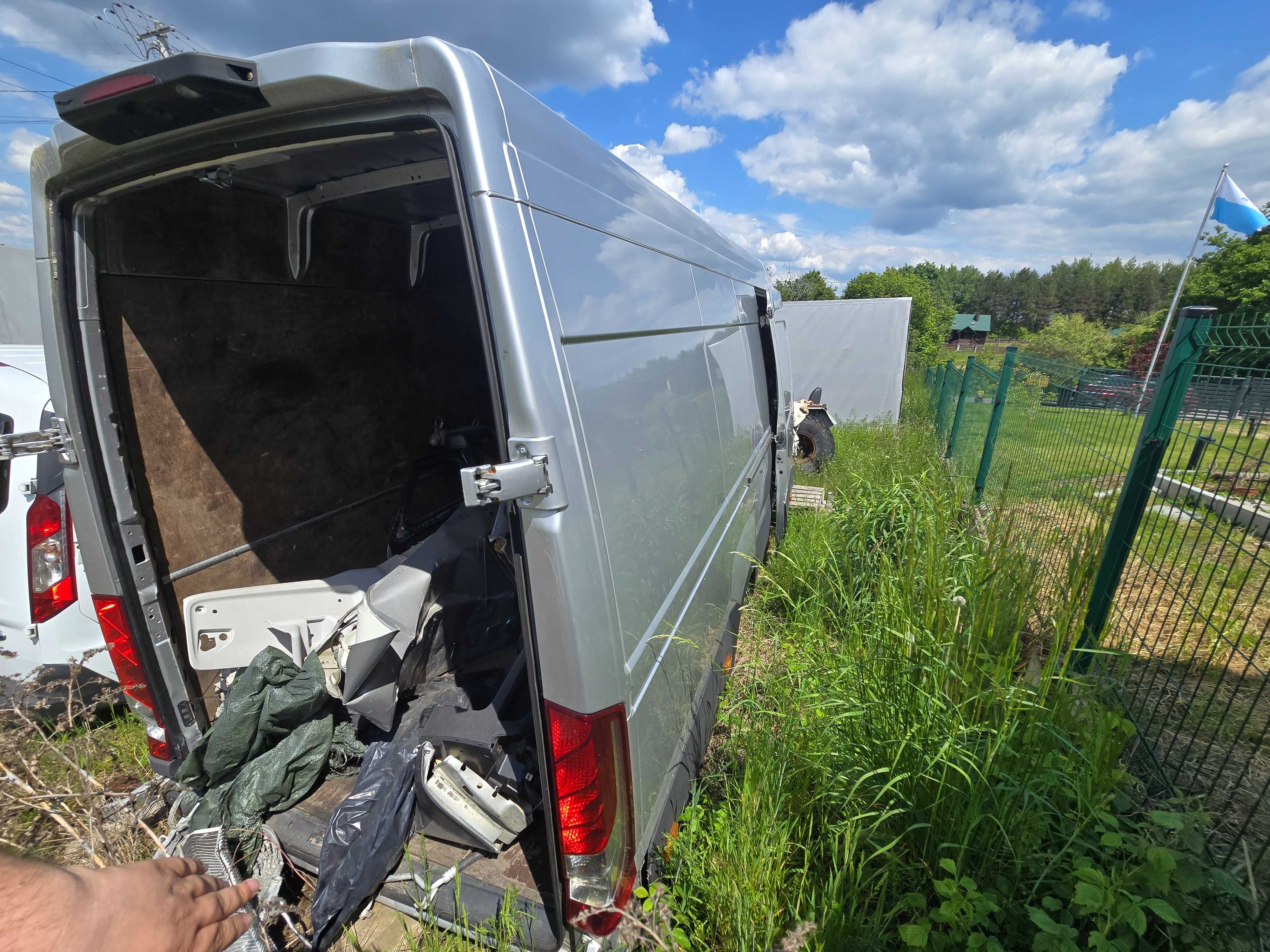 Iveco Daily l4h3 maxi wysokie cala karoseria cwiartka