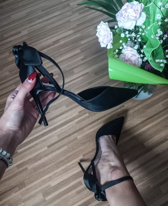 Szpilki piękne nowe modne 39