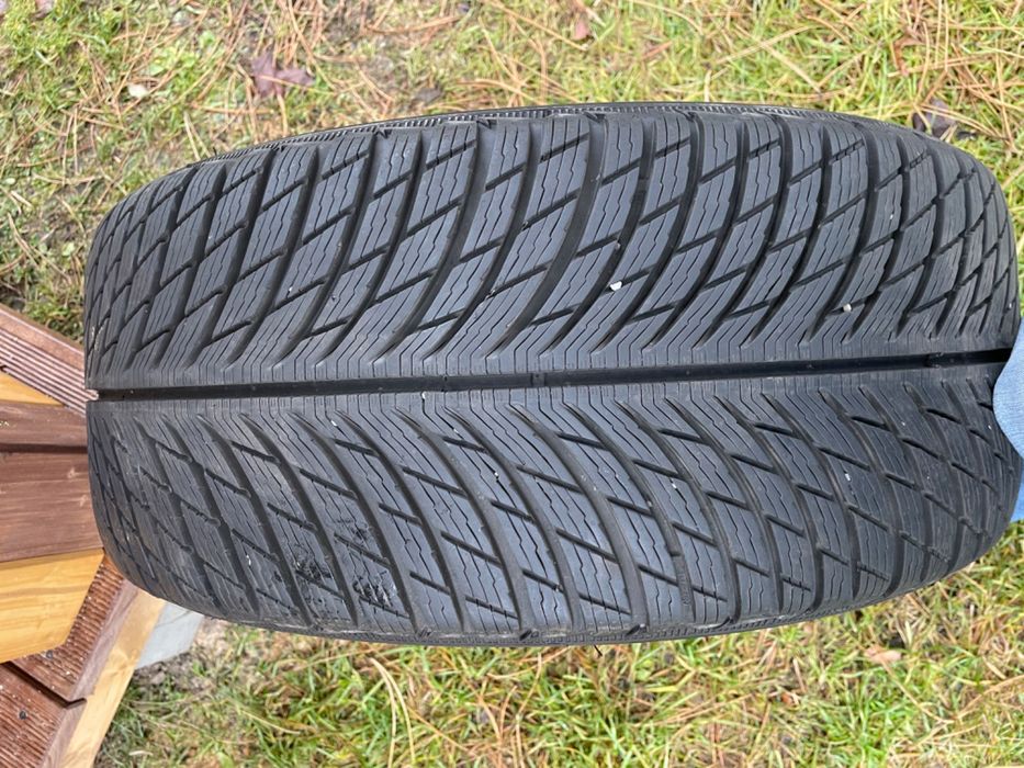 Komplet opon zimowych 17” Michelin Pilot Alpin 5 235/45/R17  97 V XL