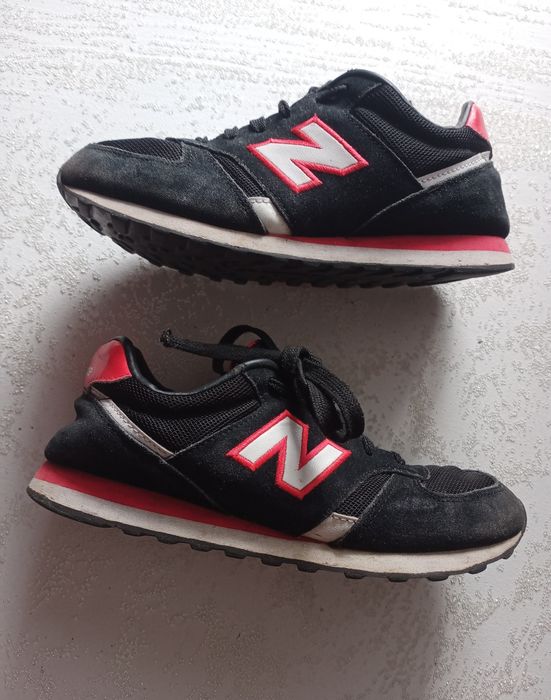 Buty sportowe New Balance czarno-czerwono-białe