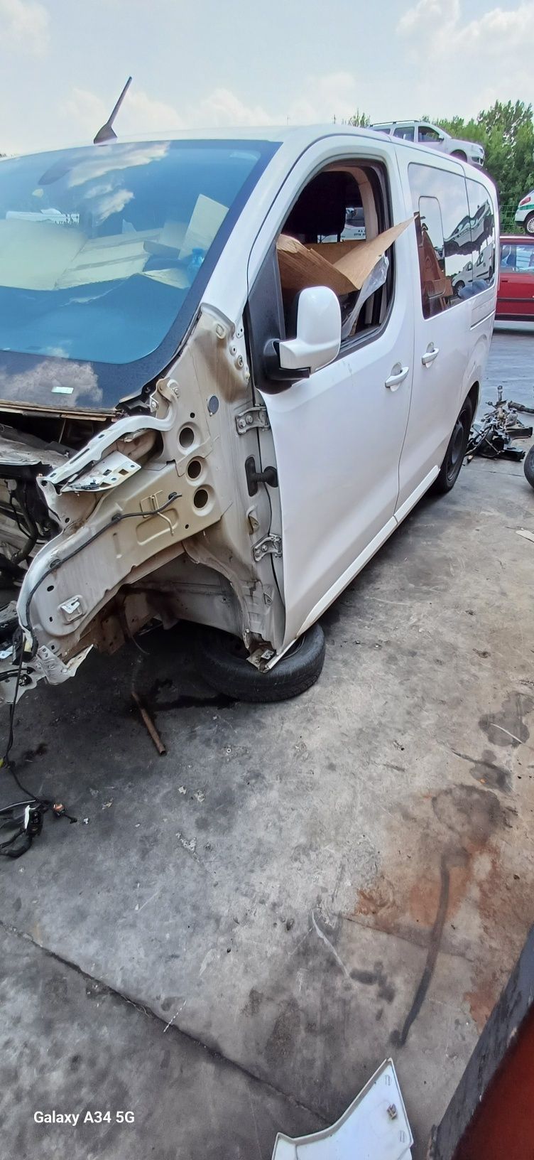 Klapa bagażnika drzwi błotnik tylny cwiartka lampa toyota proace vers