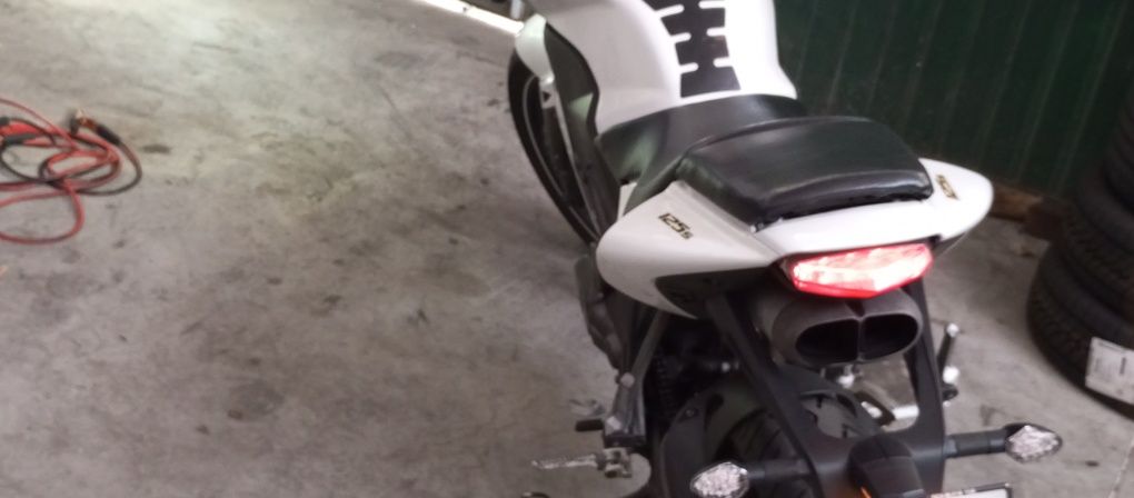 Vendo megelli 125s