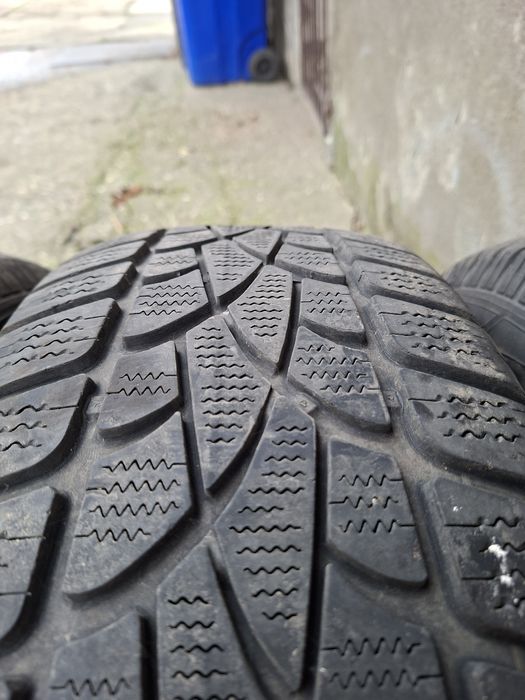 Opony zimowe Dunlop 215/65R16