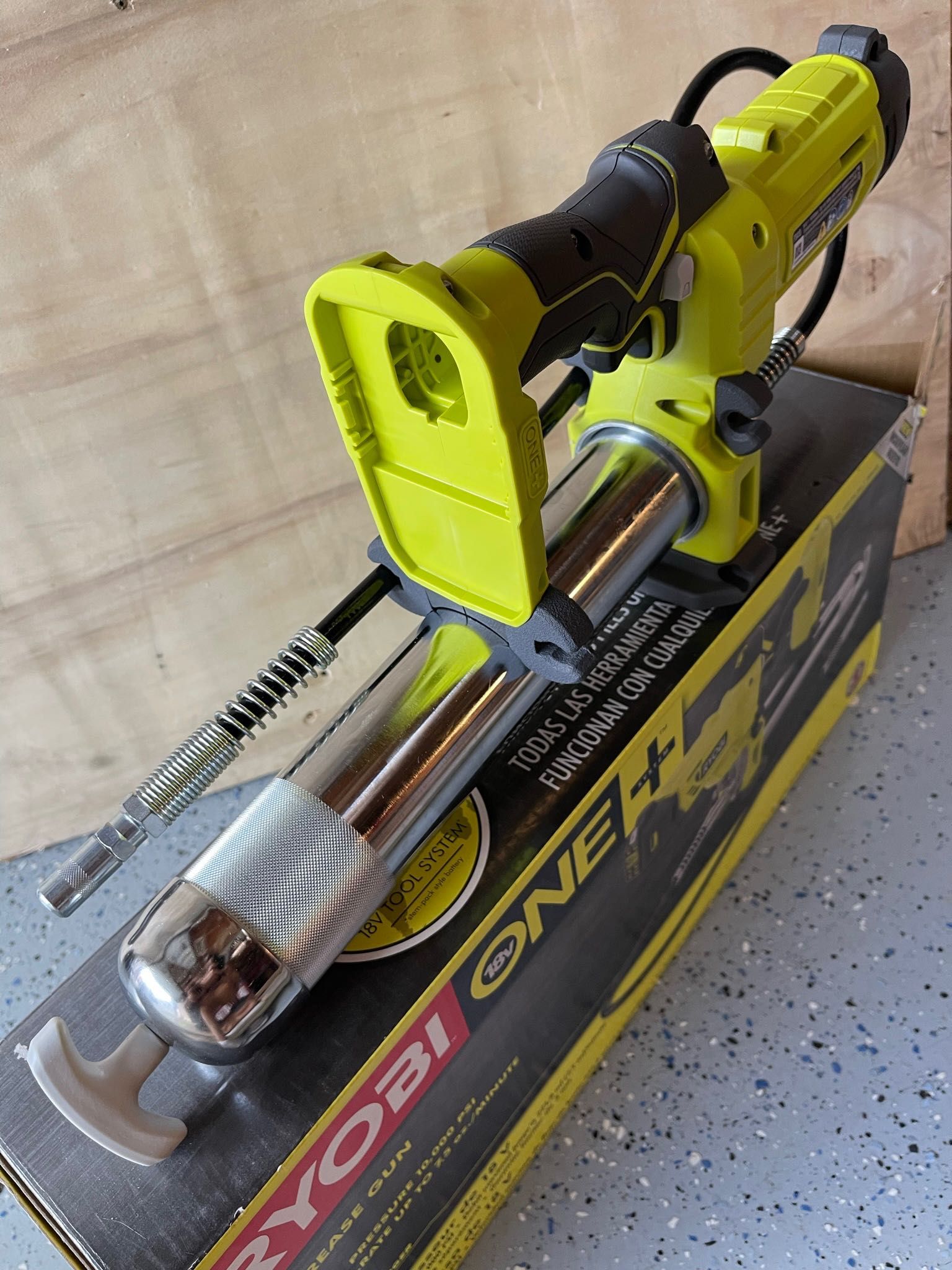 Ryobi.      DeWalt