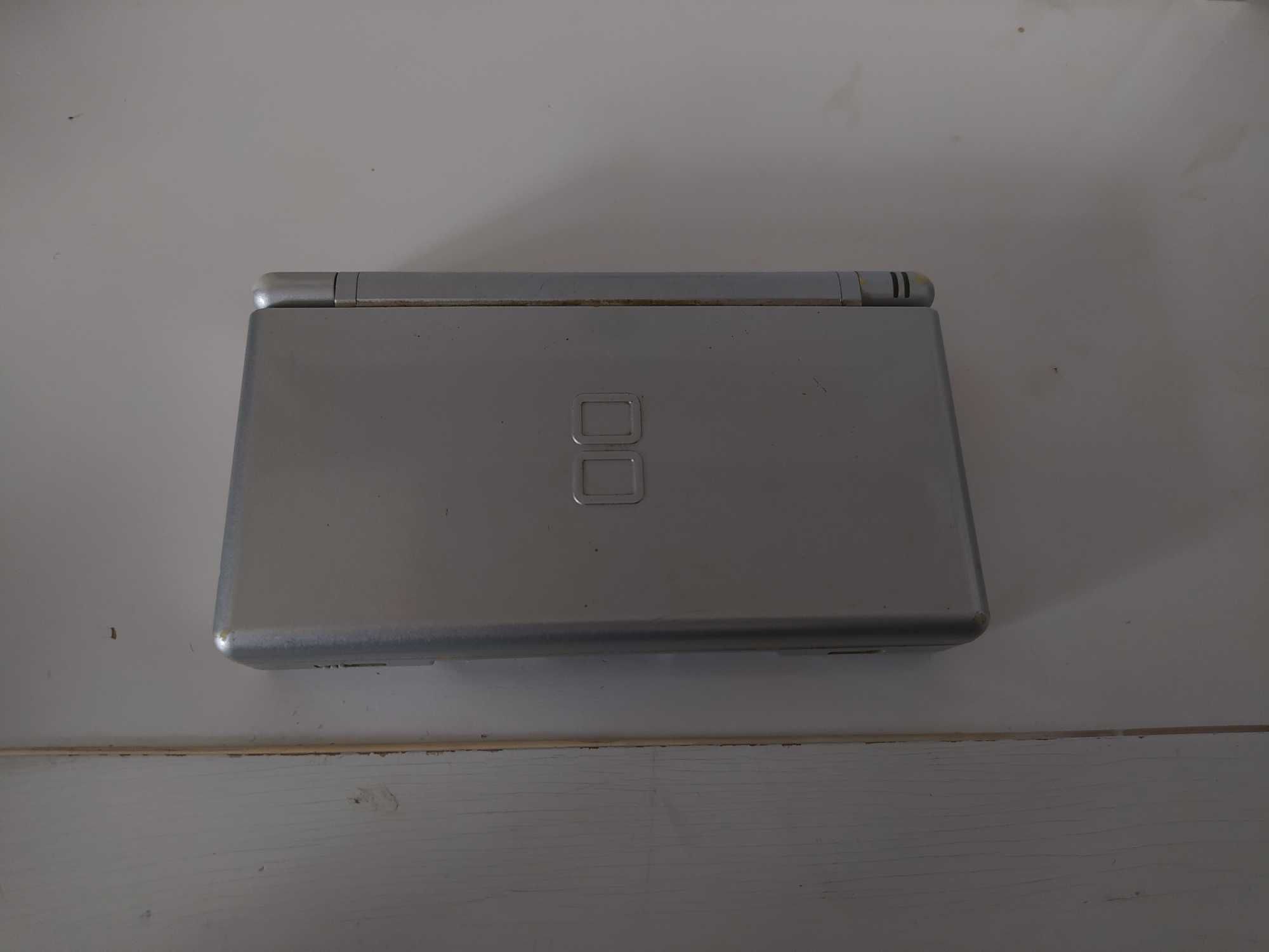 Nintendo DS lite