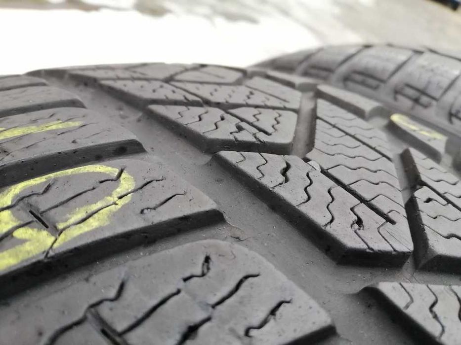 215/55R17 98V Pirelli Sottozero 3 шини бу зима 4 штуки