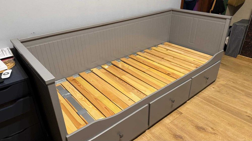 Szara rama łóżko HERMES IKEA