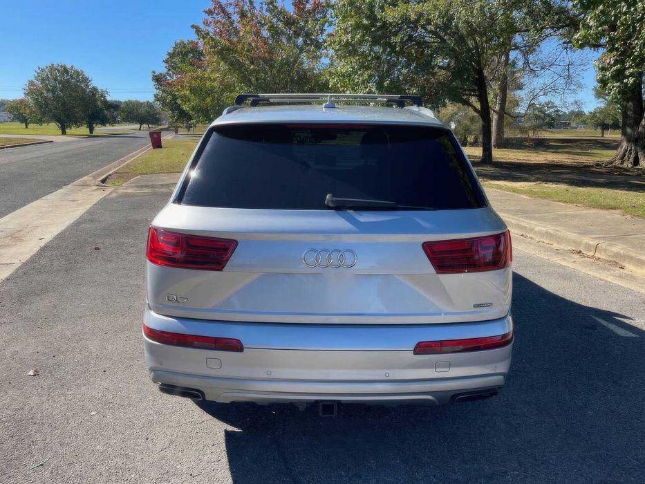 Audi Q7      2018