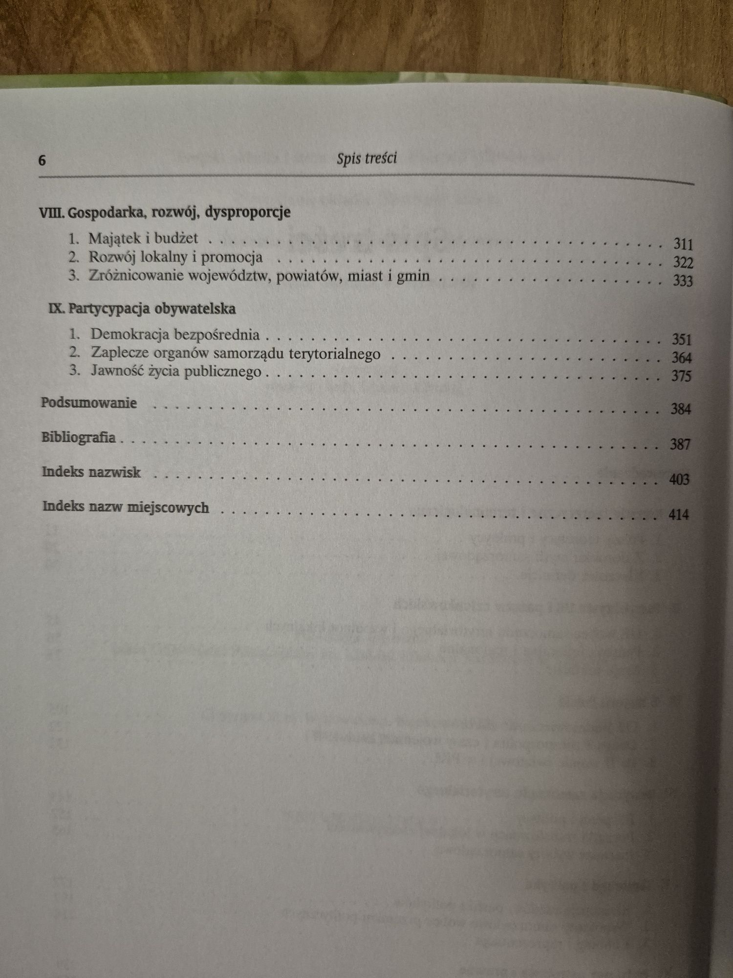 Samorząd i wspólnoty lokalne Menadżer i polityk Model Piasecki