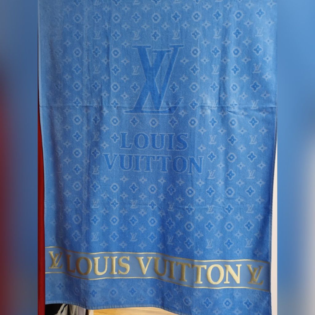 Louis Vuitton modny niebieski kolor