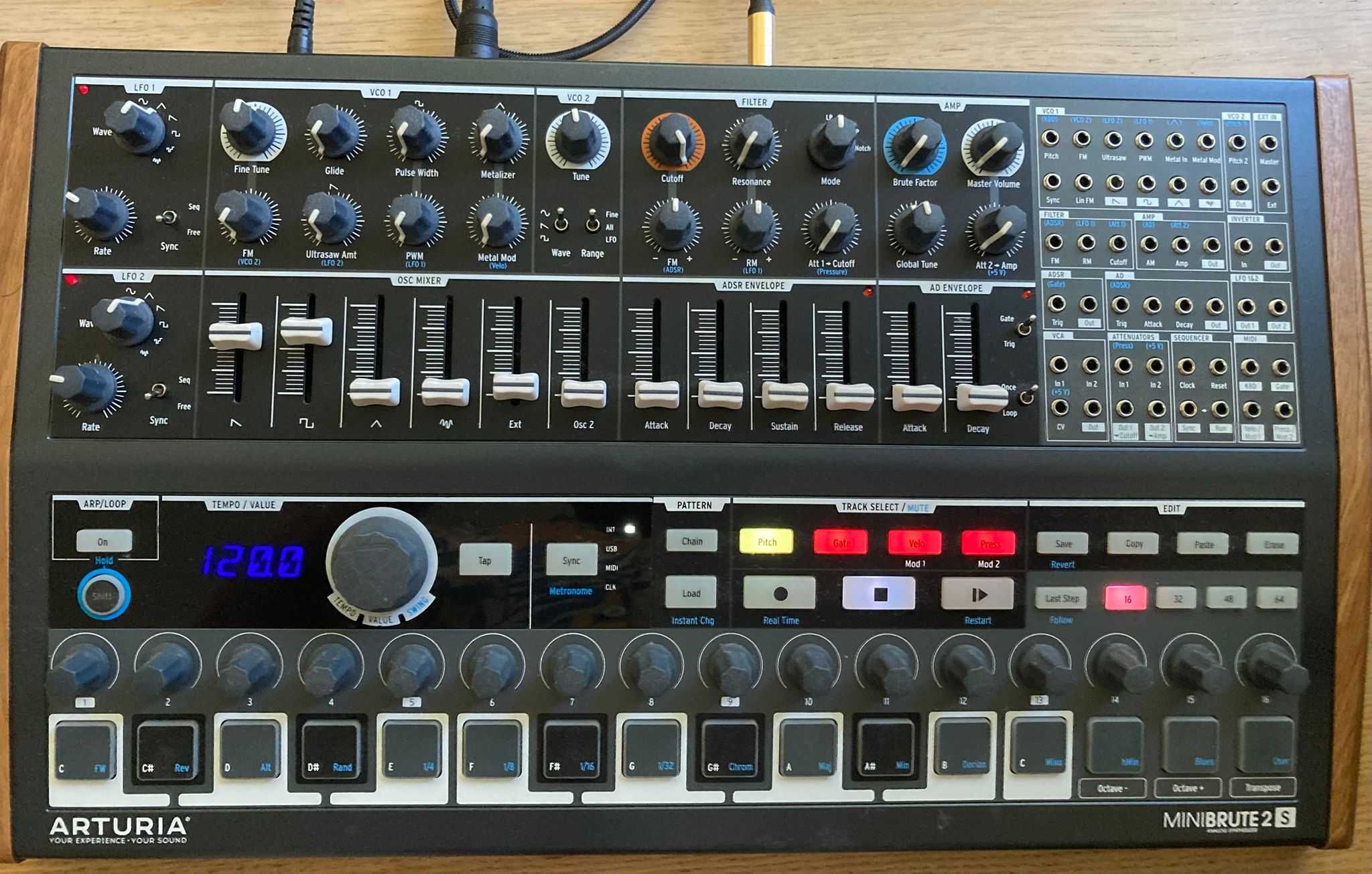 Arturia Minibrute 2s - syntezator analogowy