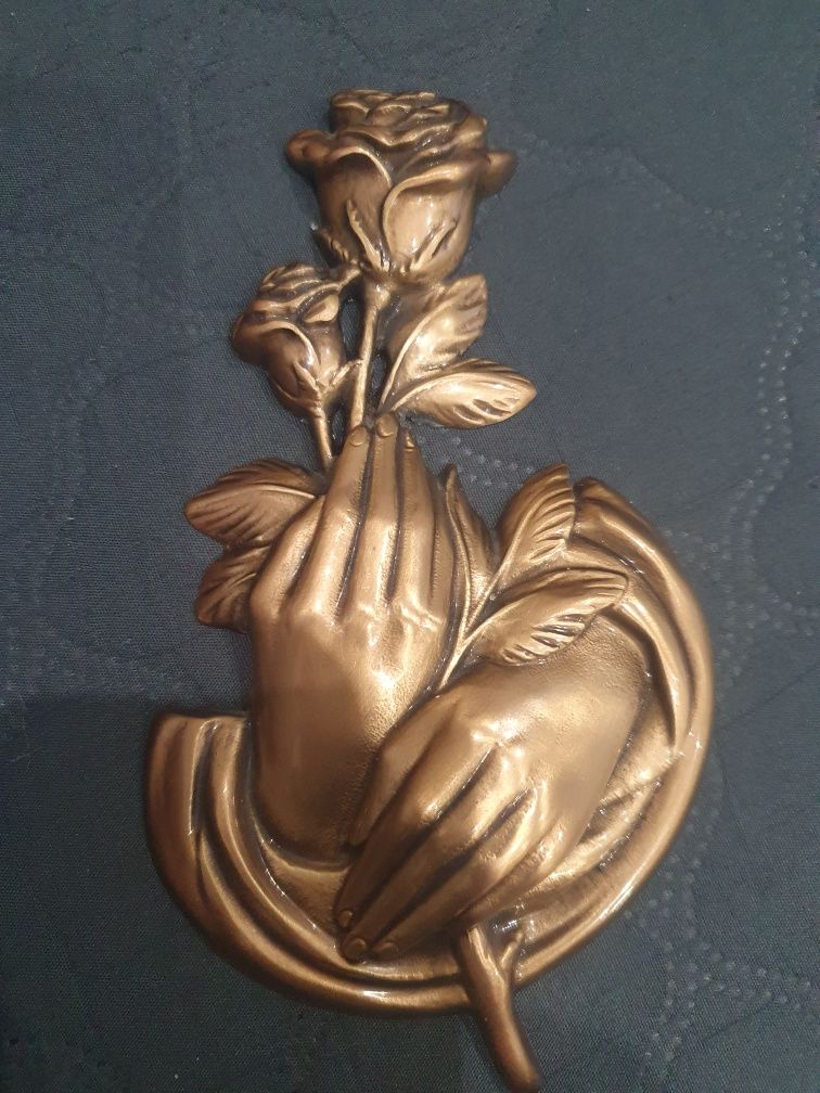 Dekoracja nagrobna z mosiądzu.