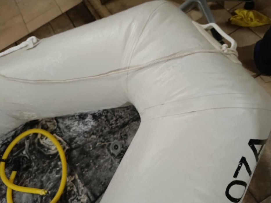 Sprzedam Ponton 7 os. PRO MARINE  - USZKODZONY