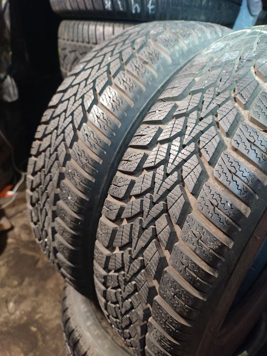 Зимові шини Dunlop 185/60R15 протектор як в нової