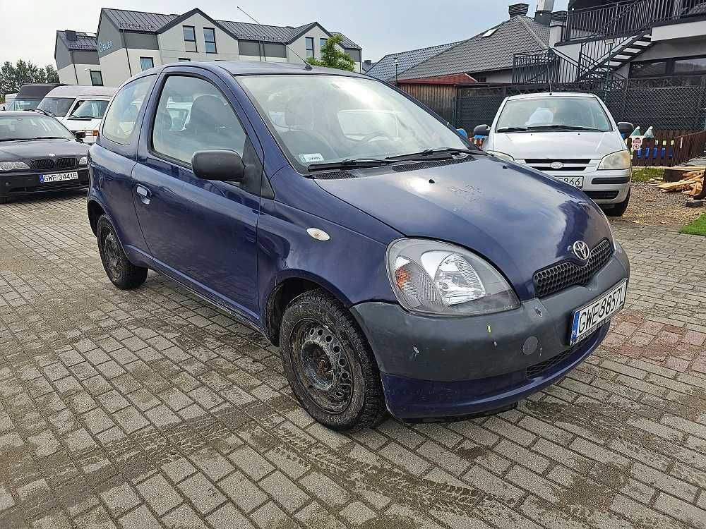 Toyota Yaris 2001r. 1.0 benzyna 68KM/Małe miejskie autko/Opł. Aktualne