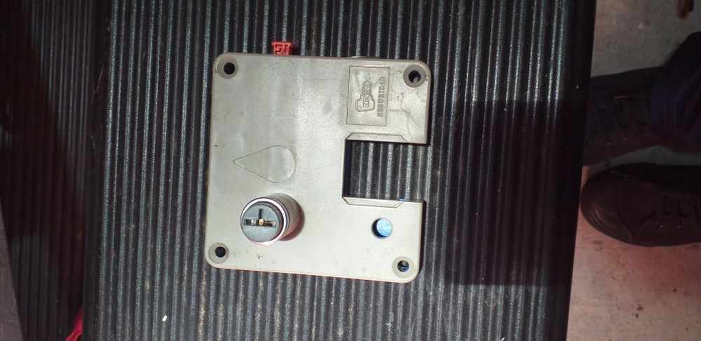 Lock64586145051395121