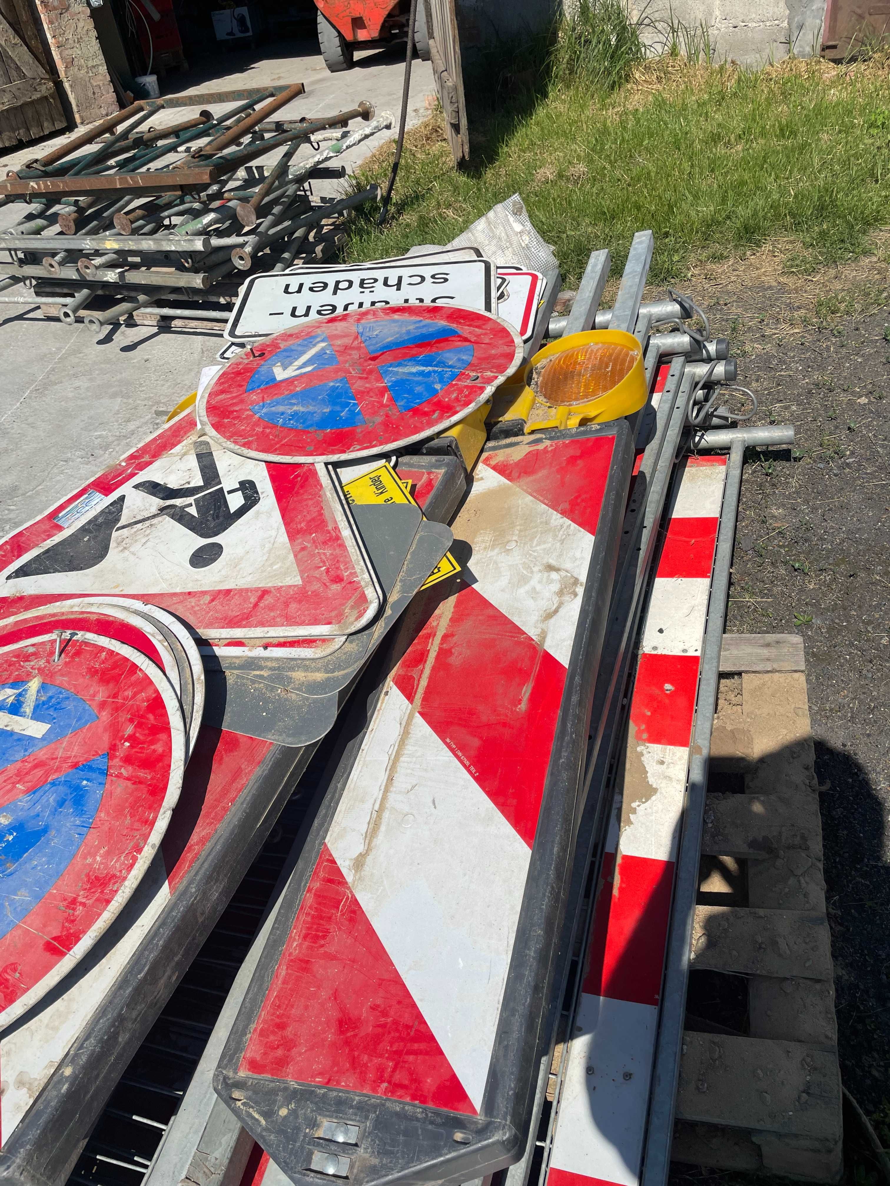 Płoty budowlane,stopy i znaki budowlane