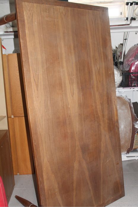 Mesa em madeira maciça