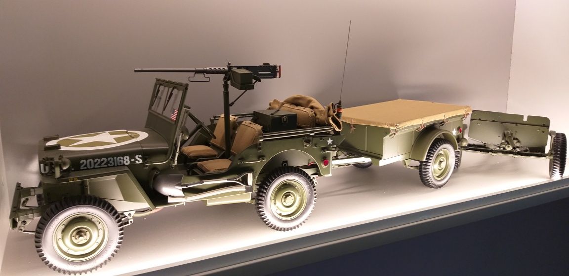 Model  Jeep z przyczepą i armatą