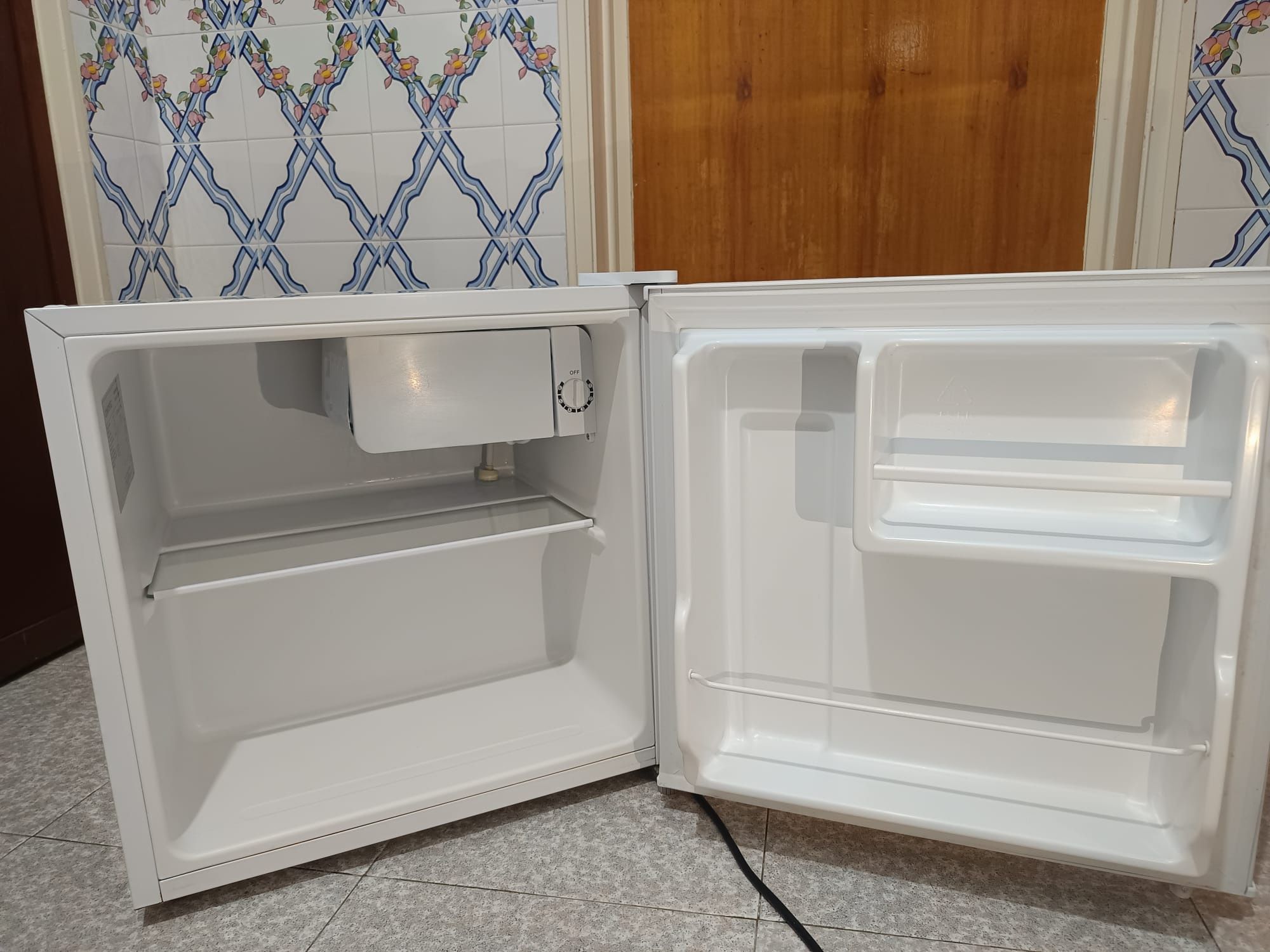 Vendo Frigobar Confortec