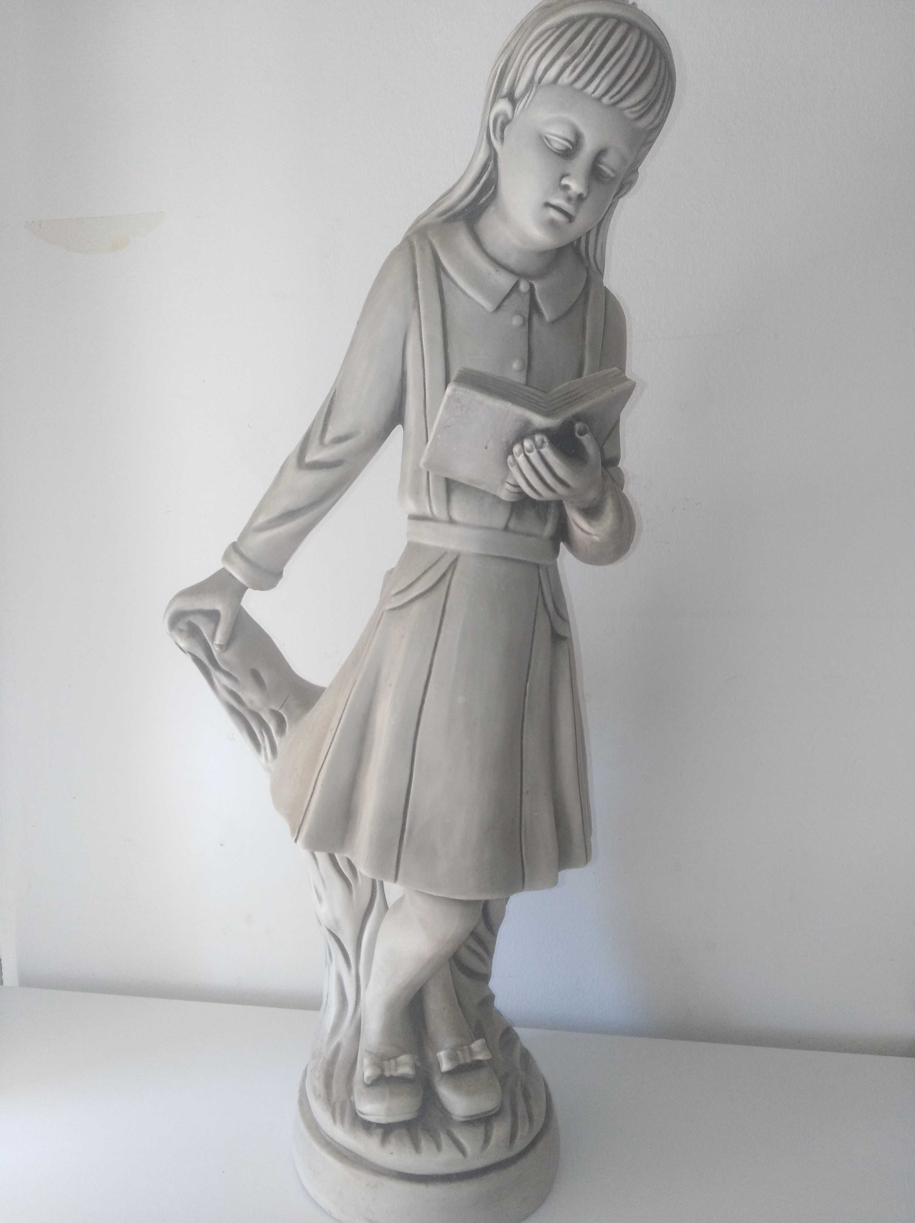 Estatua Menina c/ Livro 50cm, anos 70