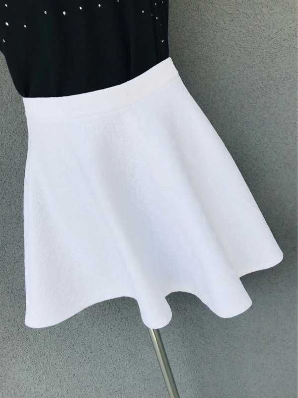Abercrombie and Fitch spódniczka mini koronkowa rozkloszowana biała