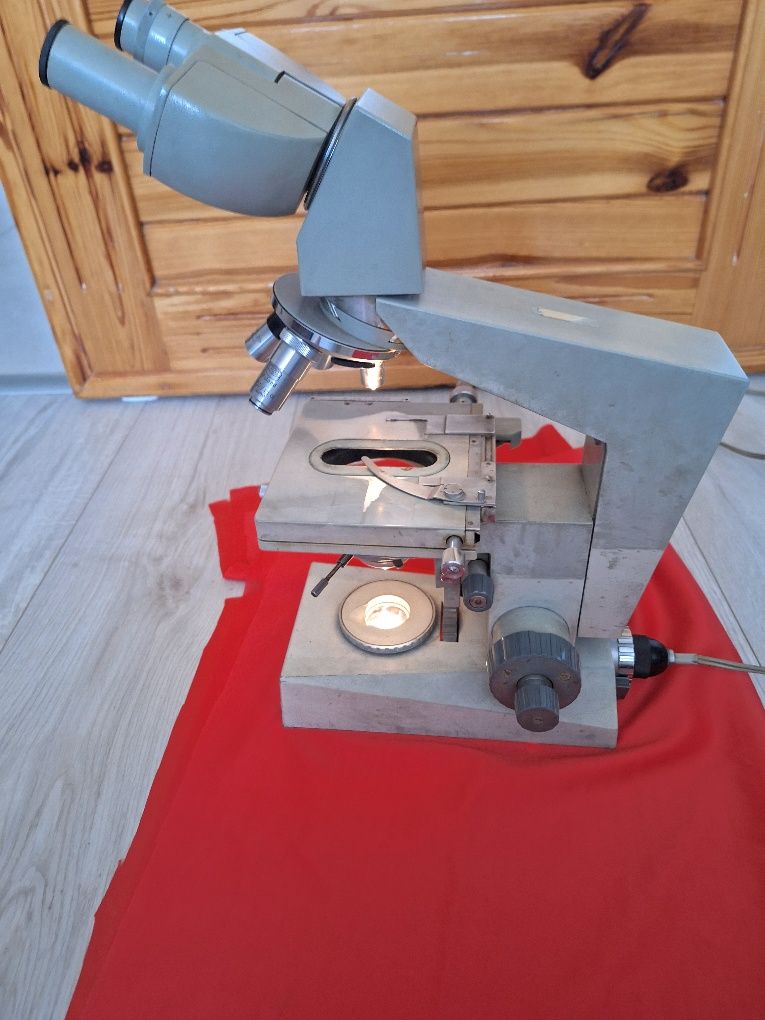 Mikroskop Zeiss Jena.