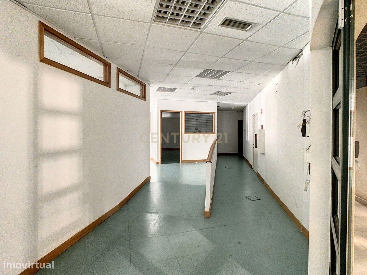 Escritório com 340 m2 na Av. Columbano Bordalo Pinheiro, Lisboa