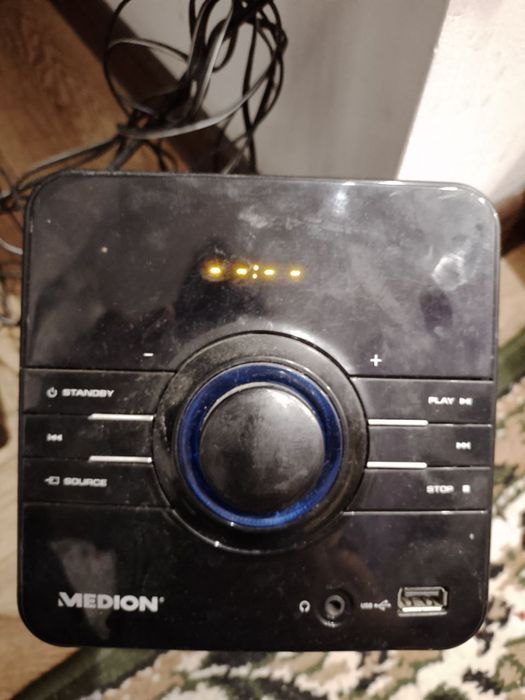 Музичний центр колонки (німечина)