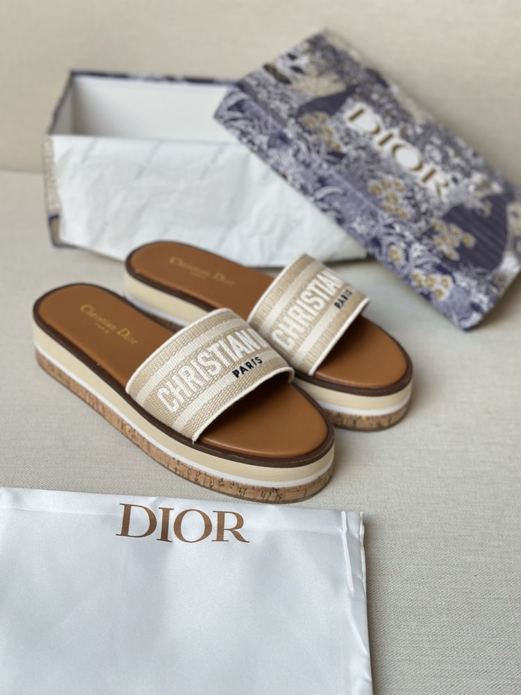 Шлепанцы Dior , тапки Dior, шльопки ,шльопанці  , босоножки