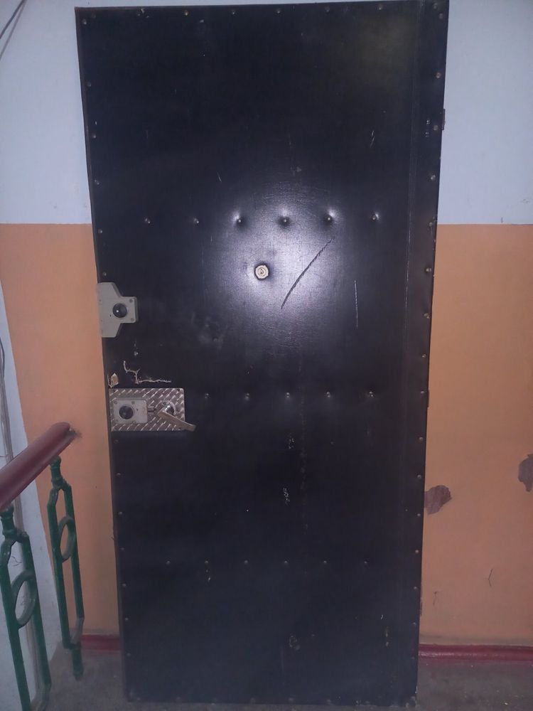 Продам входные двери