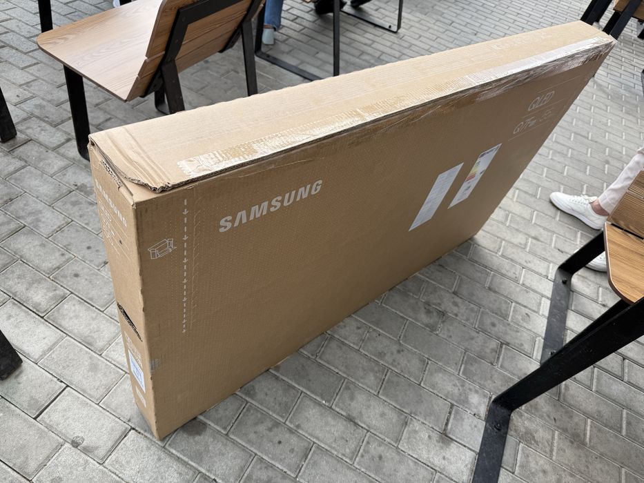 Телевізор Samsung QLED 43Q7F, 50Q7F, 55Q7F, 65Q7F, 75Q7F, 85Q7F (2025)