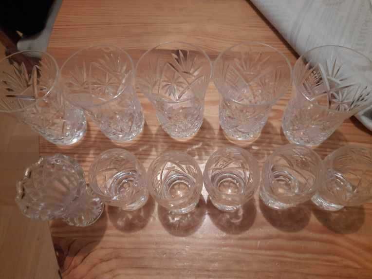 Dużo Różnego szkła kryształ i Porcelany