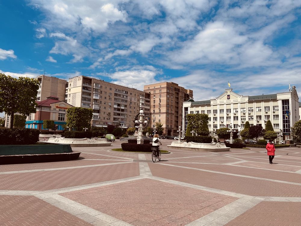 Шикарний таунхаус в центрі міста біля головної площі.
