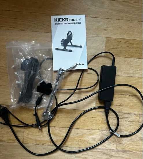Wahoo Kickr core Trenażer interaktywny rowerowy + Kaseta 11 rz.