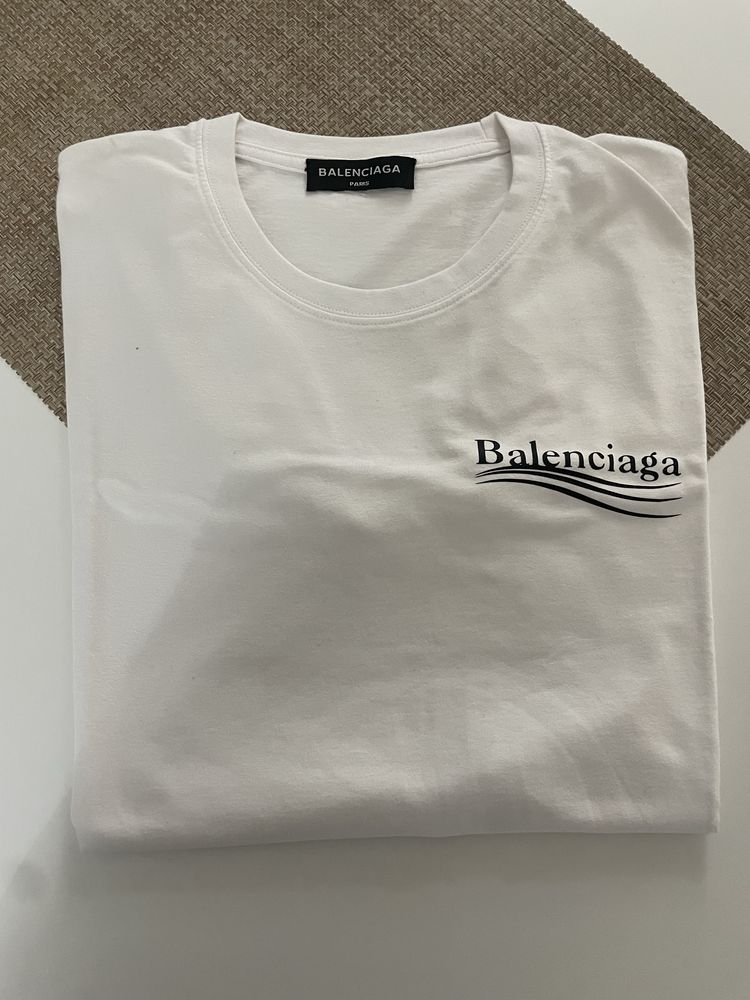 6 T shirts Balenciaga