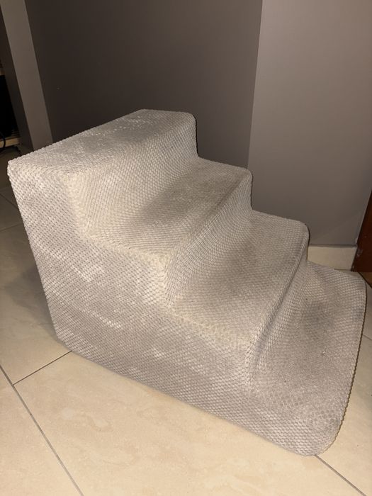 Schody do lózka dla psa