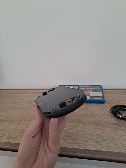 Konsola PSP Vita +Gry Ładowarka