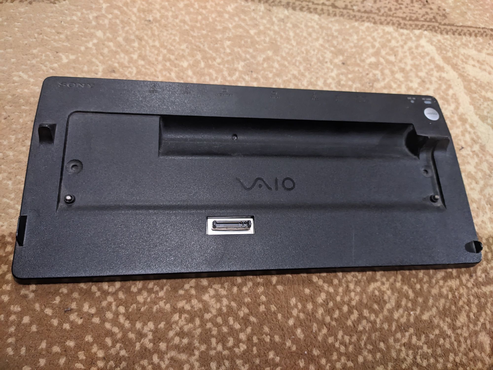 Ноутбук Sony Vaio PCG-6W4P та Doc-станція