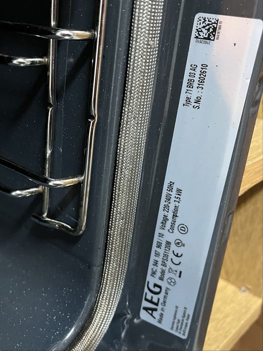 Forno AEG Modelo BPS351120M